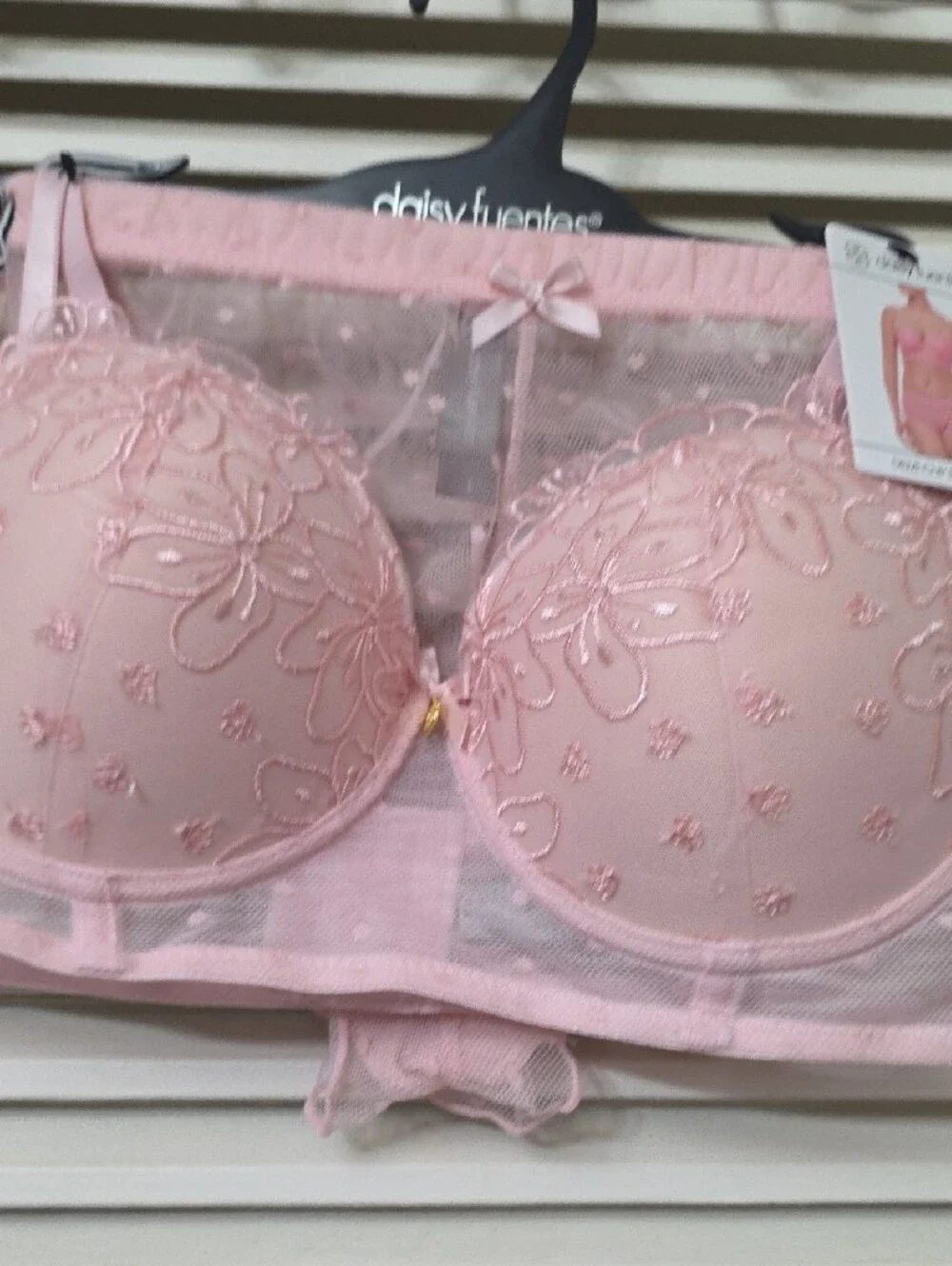 Daisy Fuentes dainty pastel